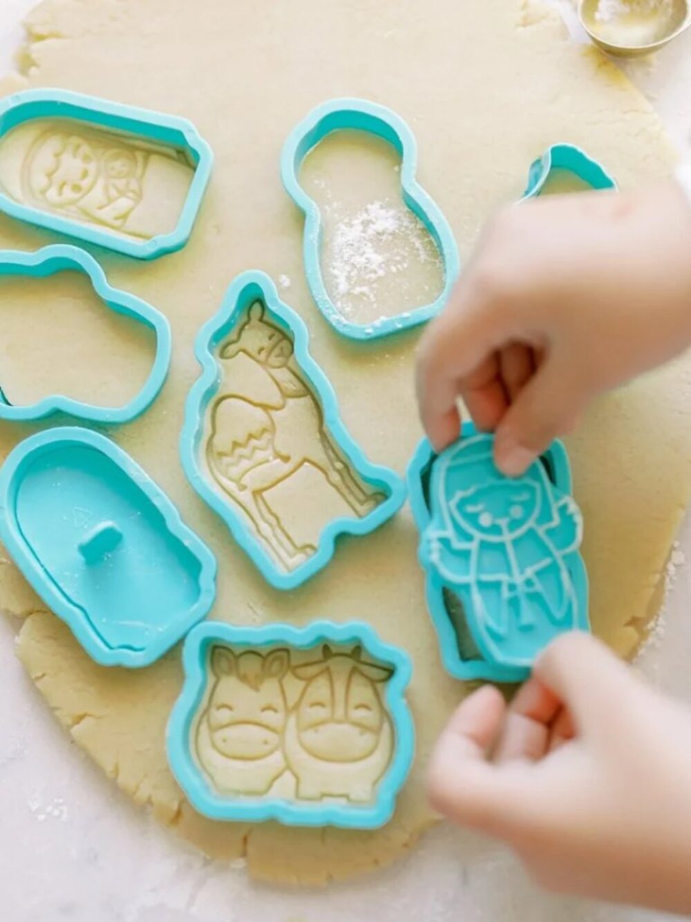 Shining Light Nativity Cookie Cutters & Stamps 16 Pc Christmas Set